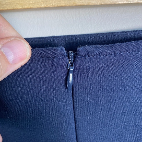 Alfani Women's Navy Straight Cut Midi /Mini Skirt 1/3 Zip Size 8‎ Professional - Picture 4 of 12